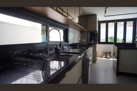 Casa à venda com 380m², 3 quartos e 2 vagas Casa à venda com 380m², 3 quartos e 2 vagasCozinha/ duas cubas