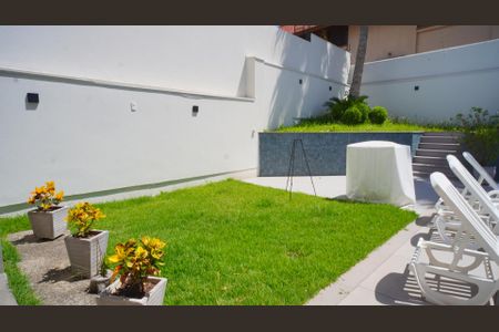 Casa à venda com 380m², 3 quartos e 2 vagas Casa à venda com 380m², 3 quartos e 2 vagasQuintal fundos