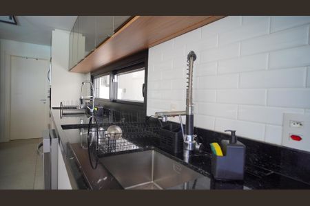 Casa à venda com 380m², 3 quartos e 2 vagas Casa à venda com 380m², 3 quartos e 2 vagasCozinha