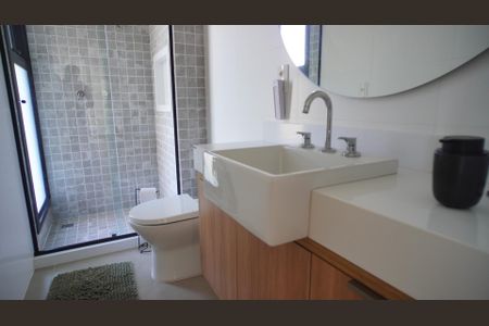 Casa à venda com 380m², 3 quartos e 2 vagas Casa à venda com 380m², 3 quartos e 2 vagasBanheiro suite 3