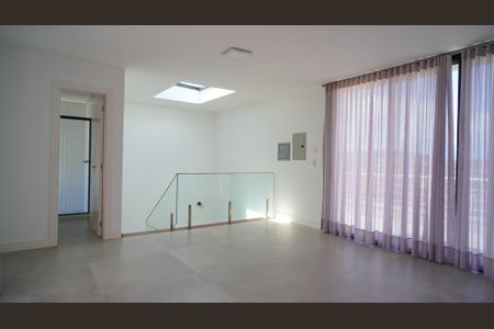 Casa à venda com 380m², 3 quartos e 2 vagas Casa à venda com 380m², 3 quartos e 2 vagasSala de jogos/ terraço/ terceiro piso