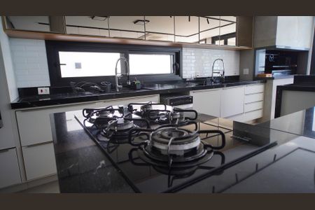 Casa à venda com 380m², 3 quartos e 2 vagas Casa à venda com 380m², 3 quartos e 2 vagasCozinha