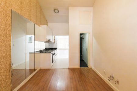 Casa de condomínio à venda com 80m², 2 quartos e 1 vaga Casa de condomínio à venda com 80m², 2 quartos e 1 vagaSala