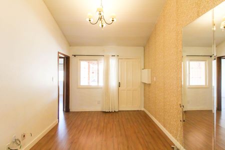 Sala de casa de condomínio à venda com 2 quartos, 80m² em Niterói, Canoas