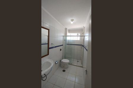 Banheiro de apartamento para alugar com 1 quarto, 50m² em Partenon, Porto Alegre