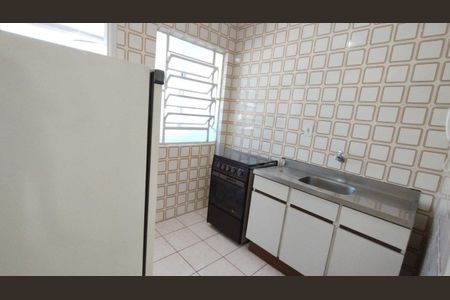 Cozinha de apartamento para alugar com 1 quarto, 50m² em Partenon, Porto Alegre