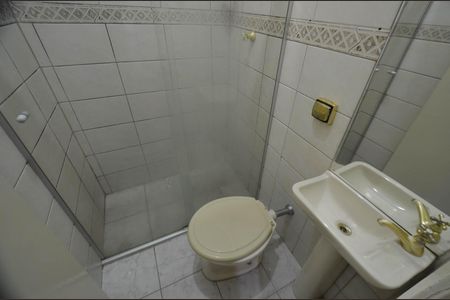 Banheiro de casa para alugar com 1 quarto, 75m² em Boa Vista, Belo Horizonte