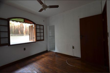Sala de casa para alugar com 1 quarto, 75m² em Boa Vista, Belo Horizonte