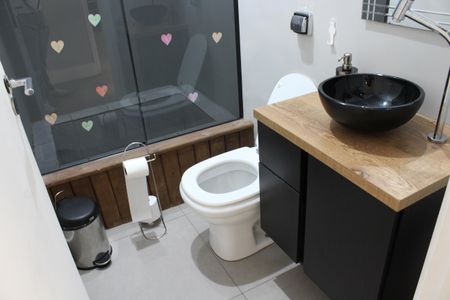 Casa para alugar com 281m², 3 quartos e 5 vagasBanheiro 1