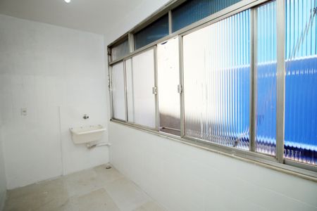 Apartamento para alugar com 95m², 2 quartos e 1 vagaÁrea de Serviço