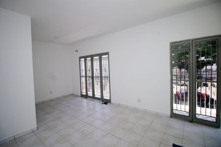 Sala de apartamento para alugar com 2 quartos, 80m² em Olaria, Rio de Janeiro