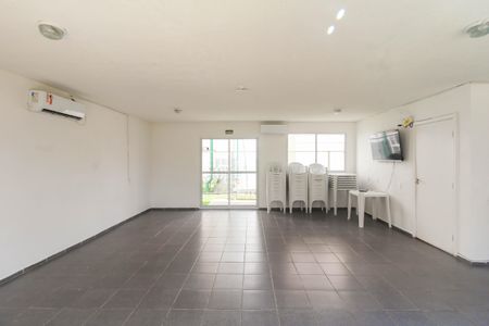 Apartamento para alugar com 42m², 2 quartos e 1 vaga Apartamento para alugar com 42m², 2 quartos e 1 vagaÁrea comum - Salão de festas