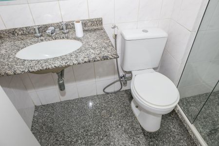 Apartamento para alugar com 55m², 2 quartos e 2 vagasBanheiro Social