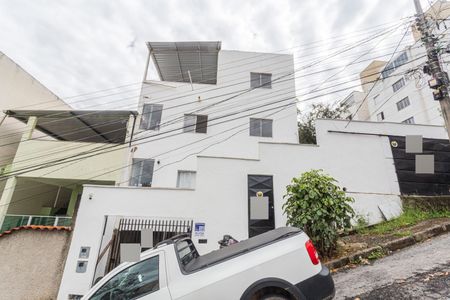 Casa para alugar com 90m², 2 quartos e 1 vagaFachada