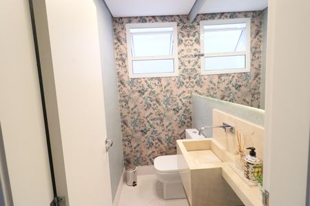 Casa à venda com 230m², 4 quartos e 2 vagasLavabo