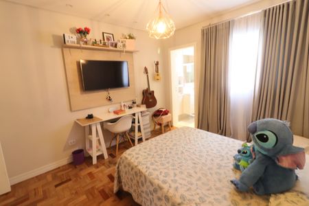 Casa à venda com 230m², 4 quartos e 2 vagasSuíte 2