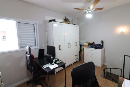 Casa à venda com 230m², 4 quartos e 2 vagasEscritório