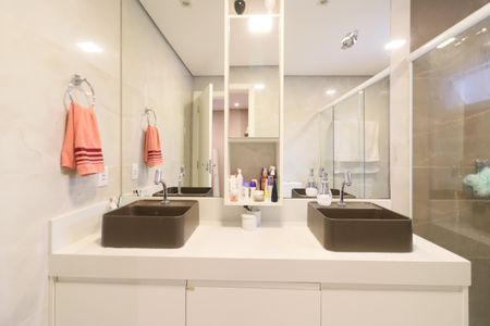 Casa à venda com 230m², 4 quartos e 2 vagasBanheiro da Suíte 1