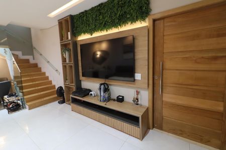 Sala de casa para alugar com 4 quartos, 230m² em Vila Yara, Osasco