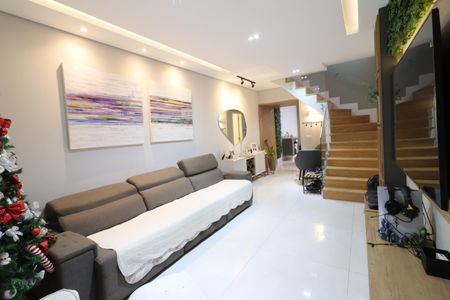 Casa à venda com 230m², 4 quartos e 2 vagasSala