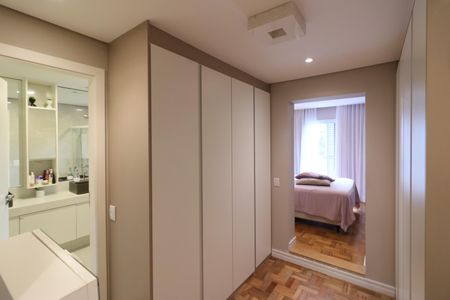 Casa à venda com 230m², 4 quartos e 2 vagasSuíte 1