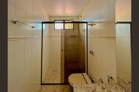 Casa à venda com 300m², 4 quartos e 2 vagas