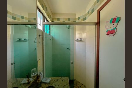 Casa à venda com 300m², 4 quartos e 2 vagas