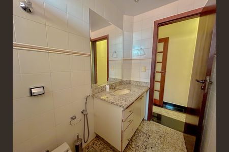 Casa à venda com 300m², 4 quartos e 2 vagas
