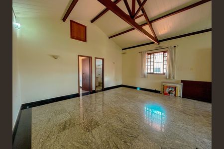 Casa à venda com 300m², 4 quartos e 2 vagas