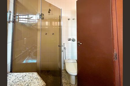 Casa à venda com 300m², 4 quartos e 2 vagas