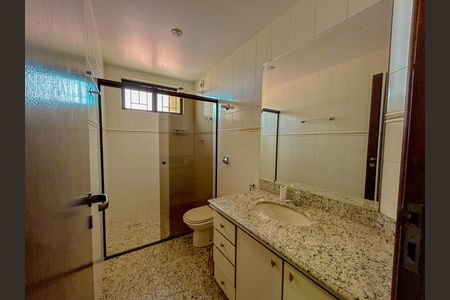 Casa à venda com 300m², 4 quartos e 2 vagas