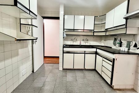 Apartamento à venda com 145m², 3 quartos e 2 vagasCozinha