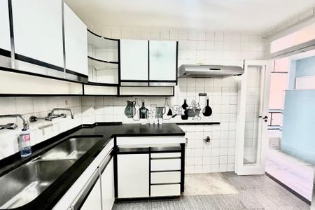 Apartamento à venda com 145m², 3 quartos e 2 vagasCozinha 