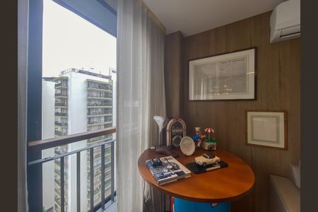 Apartamento à venda com 71m², 2 quartos e 1 vagaSala