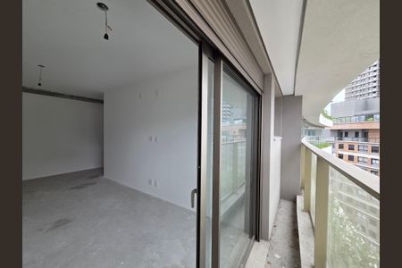 Apartamento à venda com 221m², 3 quartos e 3 vagasVaranda da Suíte 3