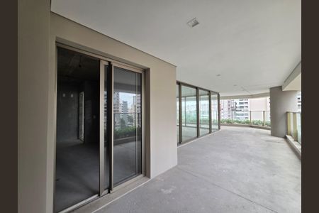 Apartamento à venda com 221m², 3 quartos e 3 vagasVaranda