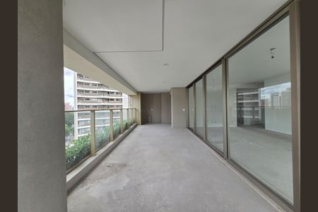 Apartamento à venda com 221m², 3 quartos e 3 vagasVaranda