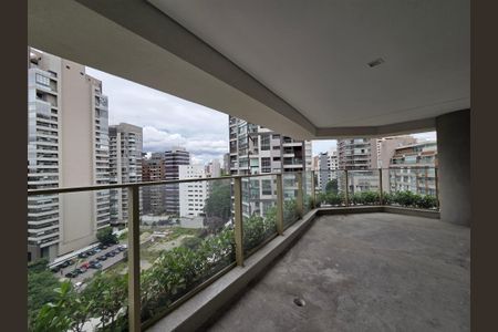Apartamento à venda com 221m², 3 quartos e 3 vagasVaranda