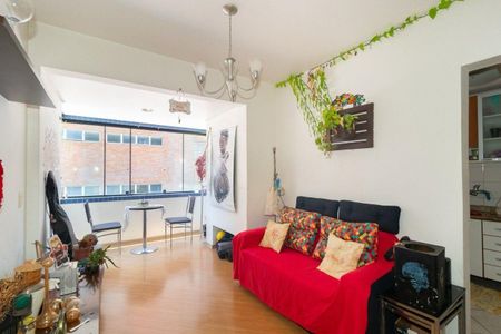 Sala de apartamento para alugar com 2 quartos, 84m² em Santo Antônio, Porto Alegre