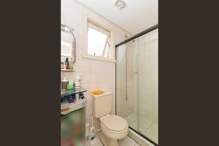 Banheiro  de apartamento para alugar com 2 quartos, 84m² em Santo Antônio, Porto Alegre