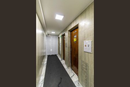 Apartamento à venda com 59m², 2 quartos e sem vaga Apartamento à venda com 59m², 2 quartos e sem vagaElevadores
