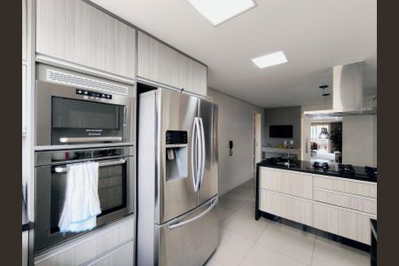 Apartamento à venda com 185m², 3 quartos e 3 vagasCozinha