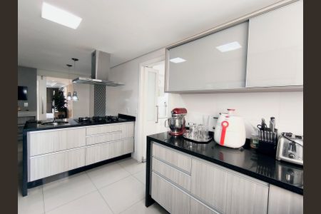Apartamento à venda com 185m², 3 quartos e 3 vagasCozinha