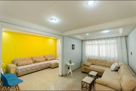 Casa para alugar com 200m², 3 quartos e 2 vagas Casa para alugar com 200m², 3 quartos e 2 vagasSala