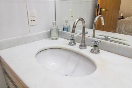 Apartamento para alugar com 82m², 3 quartos e sem vagaBanheiro da Suíte