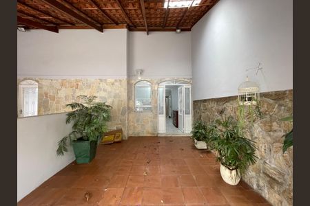 Casa para alugar com 200m², 2 quartos e 2 vagasGaragem