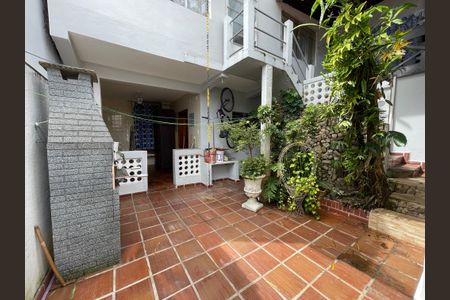 Casa para alugar com 200m², 2 quartos e 2 vagasQuintal