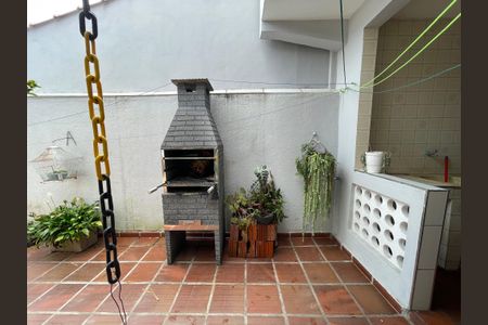 Casa para alugar com 200m², 2 quartos e 2 vagasQuintal