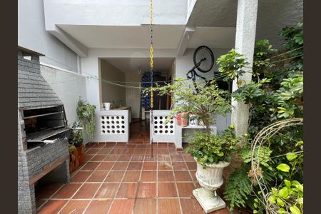 Casa para alugar com 200m², 2 quartos e 2 vagasQuintal