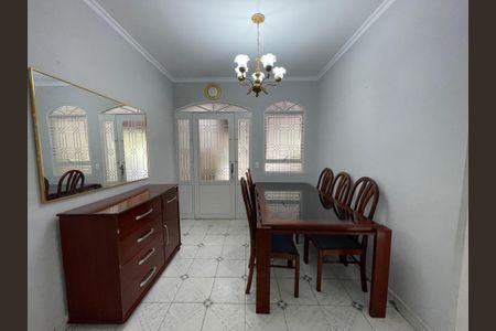 Casa para alugar com 200m², 2 quartos e 2 vagasSala